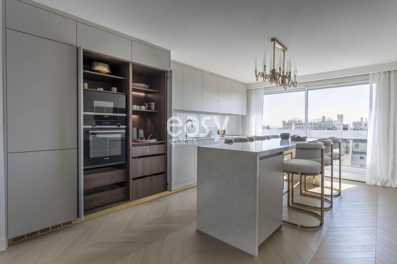 Where to Find a Suitable Location to Rent for a Photo Shoot in Paris, France